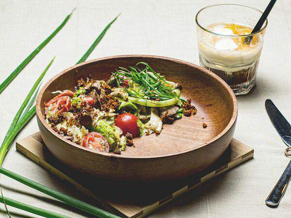 Green street - Теплый салат с куриной печенью