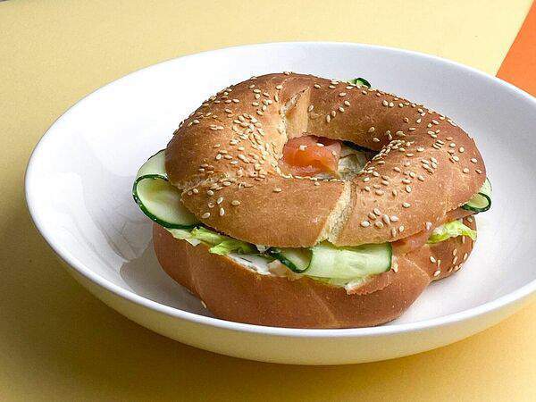 Ирис - Бейгл с сёмгой