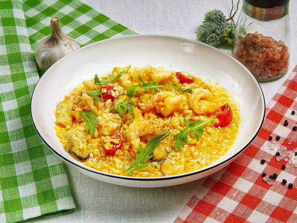 Burrata - Ризотто с морепродуктами и соусом биск