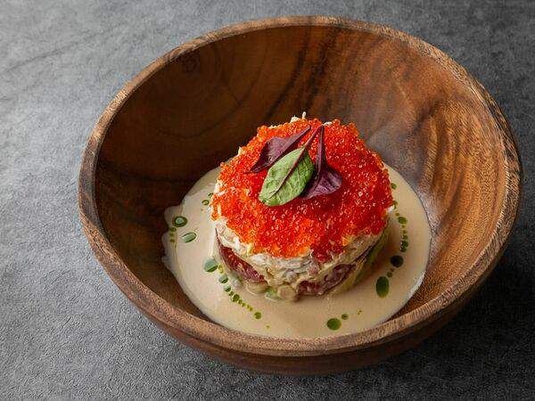 Fish Point - Салат с камчатским крабом и красной икрой