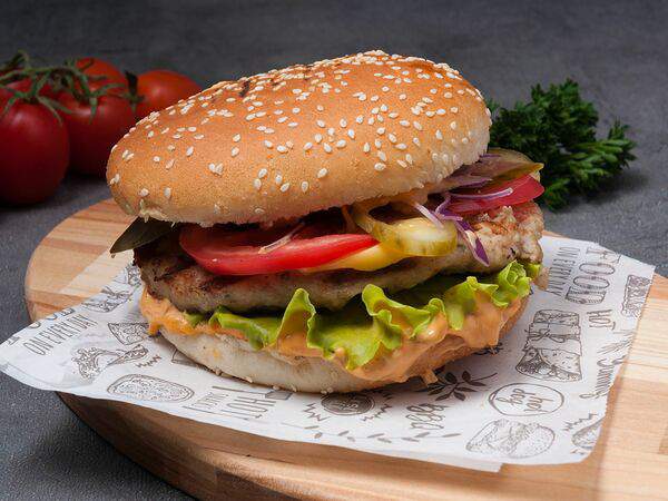 Мясо на углях - Куриный бургер
