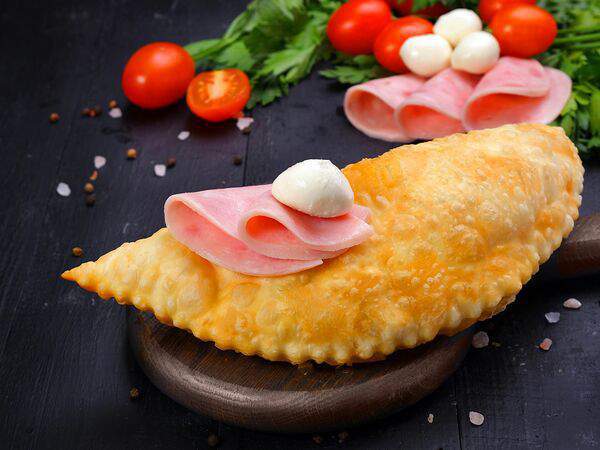 За чебуреками - Чебурек с ветчиной и сыром