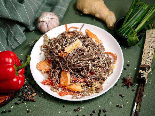 МамАзия - Соба с лососем в соусе терияки