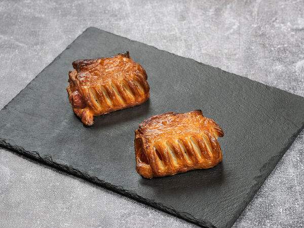 Булочка - Слойка с сосиской