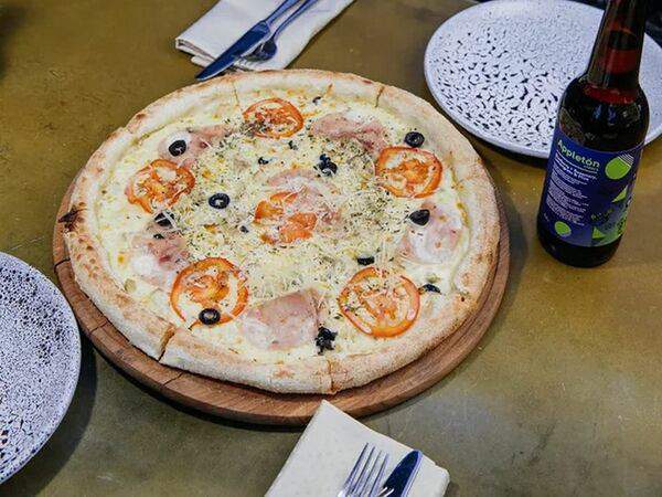 Burger and pizza 10 03 - С куриным филе, томатами и ветчиной