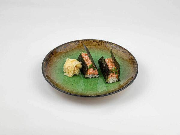 Avocado queen - Острые суши лосось