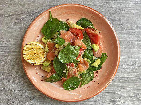 Грин Парк - Салат Киноа с авокадо и лососем