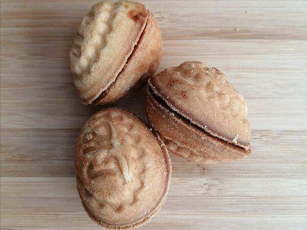 С нами вкуснее - Орешки со сгущеным молоком