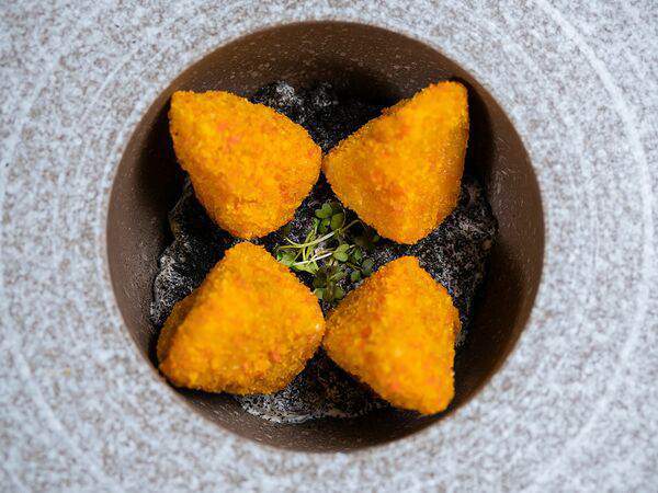 Ресторан Строгов - Жюльен из сморчков с жареным камамбером