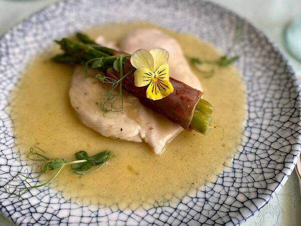 Ristorante Da Claudio - Куриное филе в белом вине со спаржей