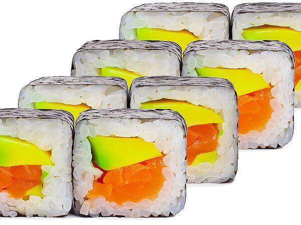 Самые Японские Суши - Ролл футо с лососем и авокадо