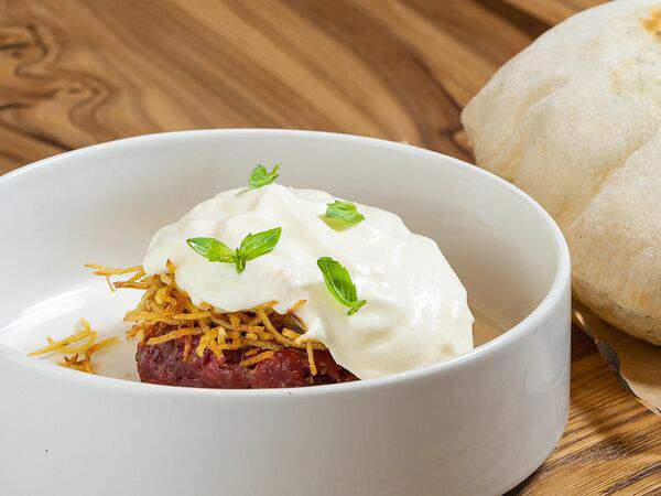 Разжигатели - Тартар из говядины с бриошью и сыром пармезан