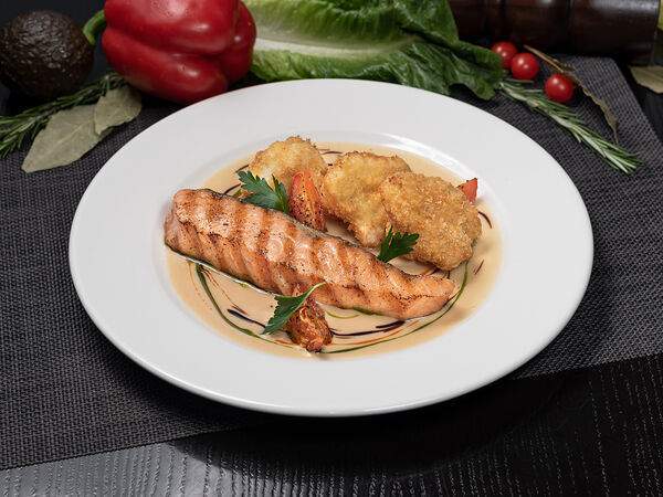 Британника - Филе семги под соусом Том Ям