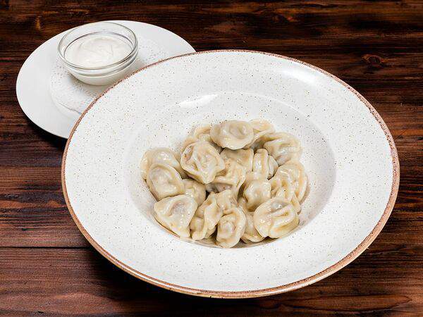 Трактир Колесо на Спасской - Пельмени мясные со сметаной