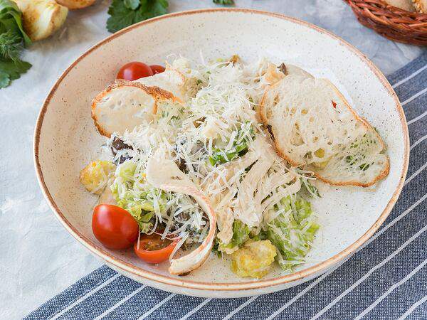 Моне - Салат Цезарь с индейкой