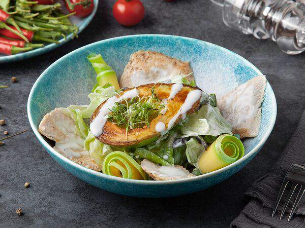 Барбошко - Салат с курицей и авокадо гриль