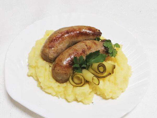 Три правила - Свиные колбаски с картофельным пюре