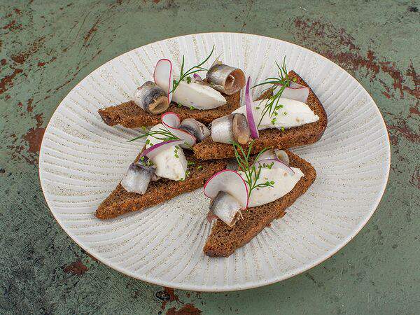 Гастроном - Закуска с килькой