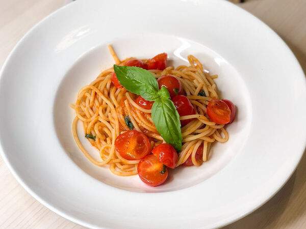 Траттория la casa - Спагетти томат и базилик