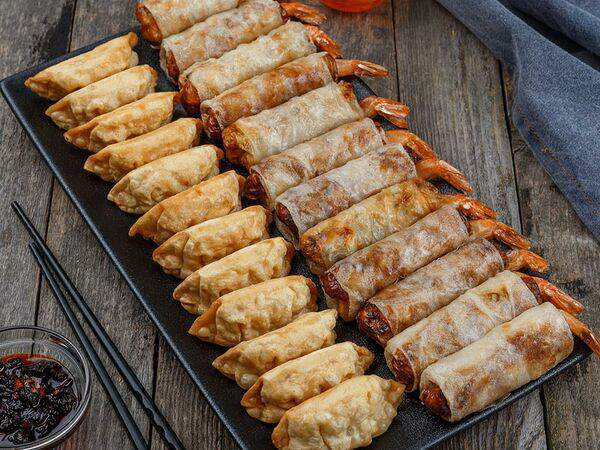 Дед Хо - Сет для компании: гёдза (12 шт.), нэм том (12 шт.)