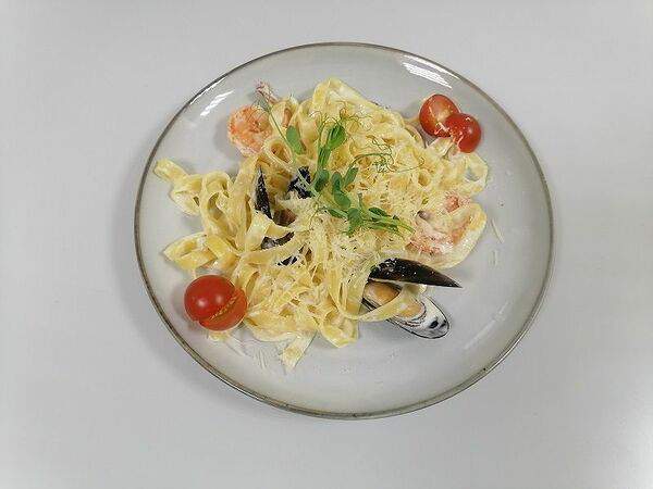 Roots - Паста Тальятелле с морепродуктами