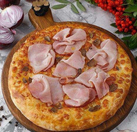 Инжир - Хачапури с окороком и ароматом трюфеля