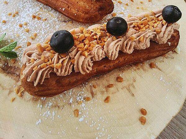 Кафе Маруся - Эклер с сырным кремом