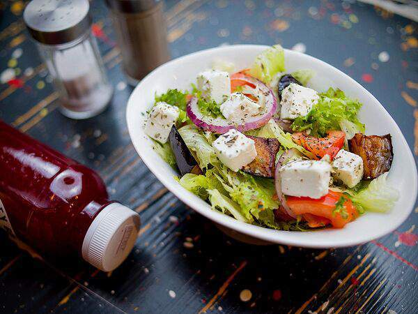 Beefy burgers - Салат баклажан с фетой