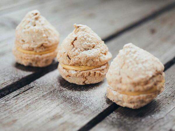 Пекарня Valiko - Профитроль с грильяжным кремом