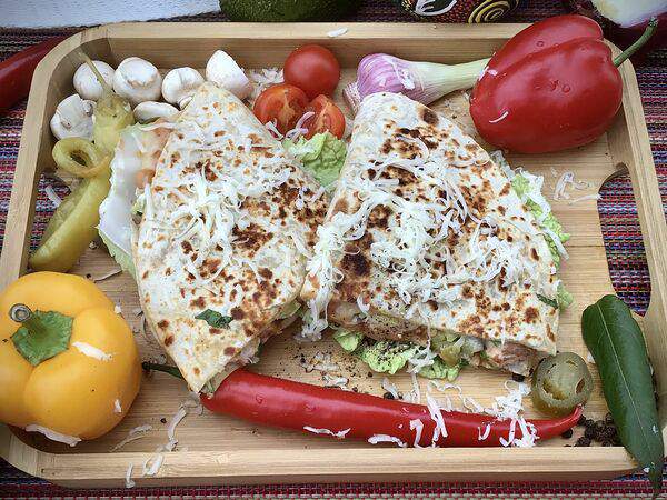 Амигос - Кесадилья с курицей