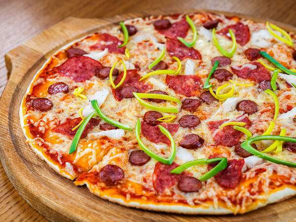 Antonio - Пицца Мортаделла на красном соусе