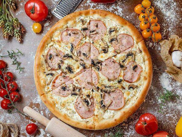 Пицца Кофе - Пицца с ветчиной и грибами