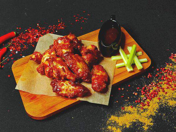 Всем Своим - Медовые куриные крылья с соусом терияки и горчицей