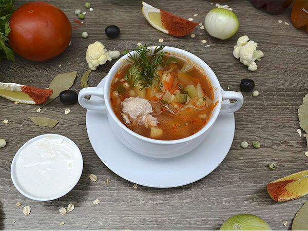 Ланч-кафе Baza Plaza - Рассольник с курицей и сметаной