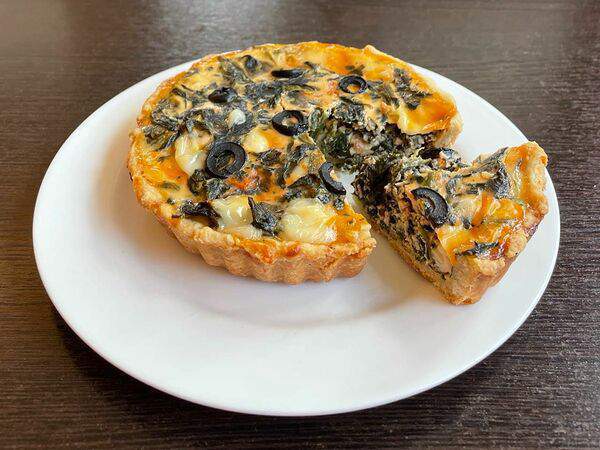 Штолле - Киш с сыром, томатами и шпинатом