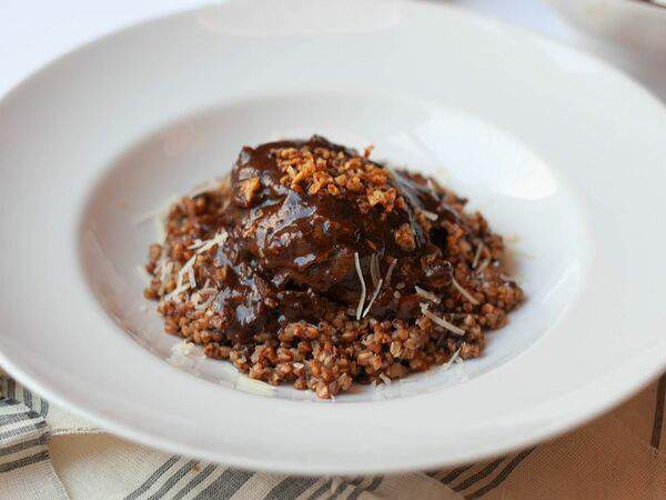 Квартира 162 - Томленые говяжьи щечки