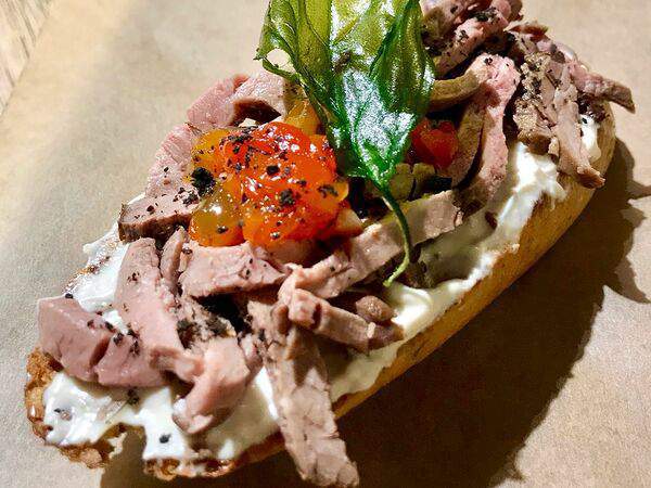 Перчини - Брускетта с ростбифом