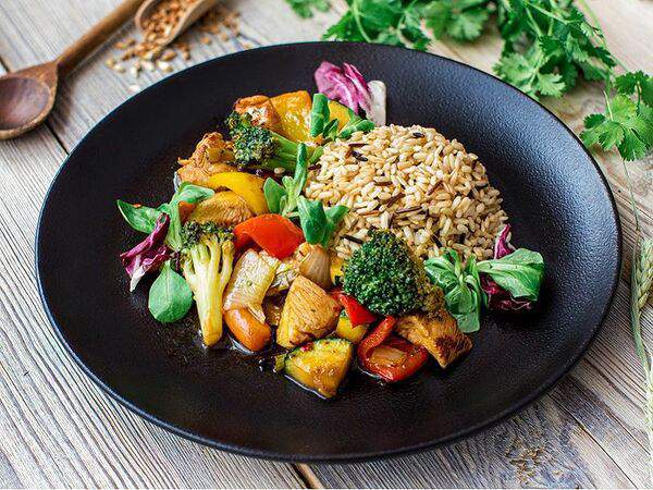 Табаско fit - Курица с овощами и бурым рисом