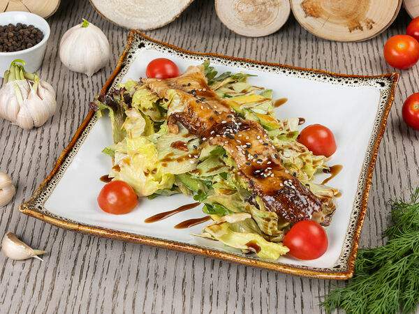 Baranka cafe & bar - Салат с угрем и авокадо