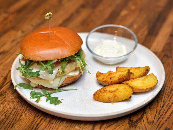 Amelie - Бургер с курицей