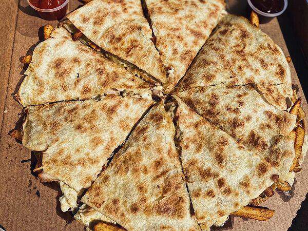 V Lavashe - Кесадилия на компанию