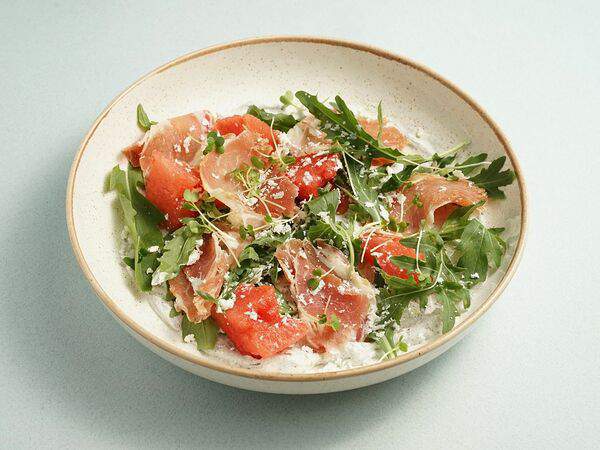 T-Cafe - Салат с вяленой свининой