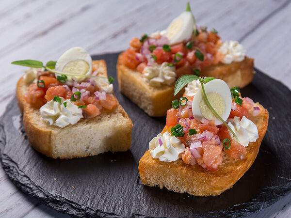 Шеннон - Брускетты с семгой