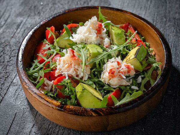 Fish Point - Ароматные томаты с камчатским крабом и авокадо