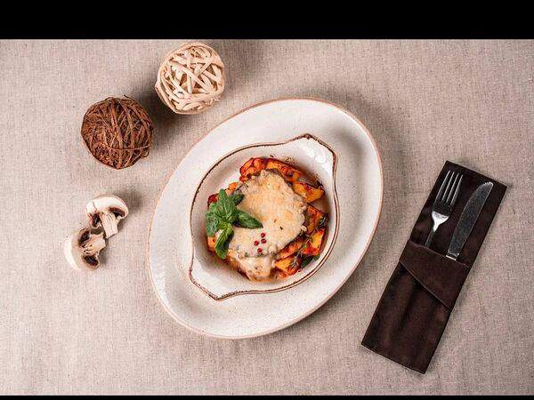 Adriano Leonardo - Стейк из свинины с картофелем и Моцареллой