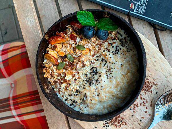 Latte Bar - Овсяная каша с орехами и сухофруктами