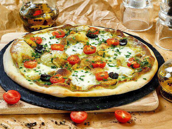 Familia - Пицца с мясом цыпленка и моцареллой