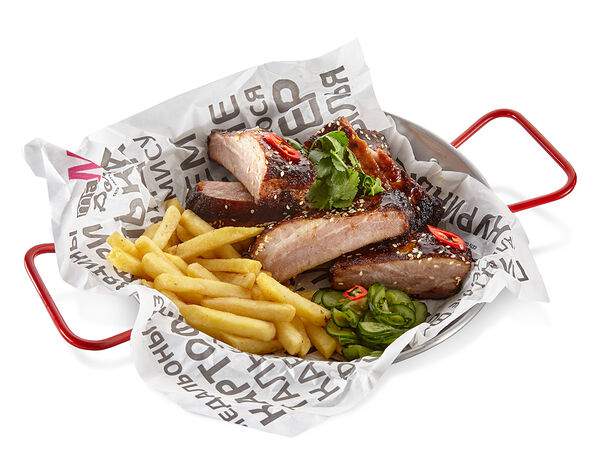 Mama Donna - Запеченные свиные ребрышки с картофелем фри