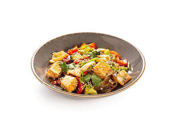 Кафе Королевский пекарь - Бататная лапша с семгой и кальмарами в азиатском соусе