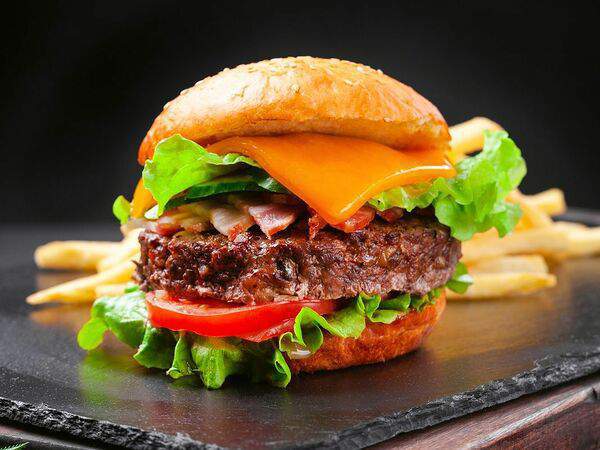 Magic Coffee - Фирменный бургер Мс